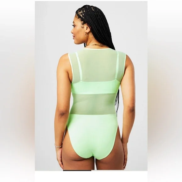 Fabletics mesh top and windbreaker pants - Picture 3 of 8